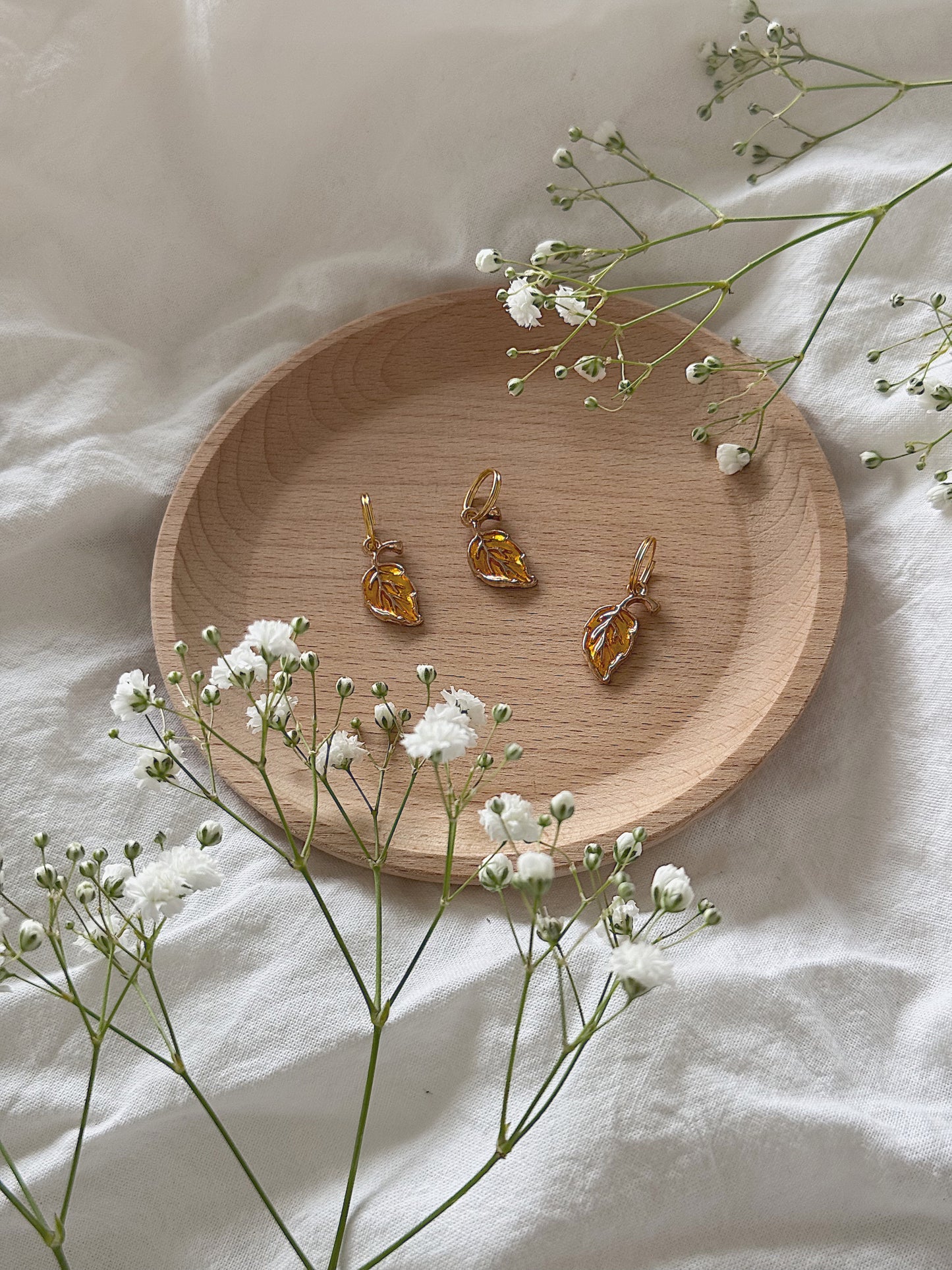 #34 Maskemarkør - Blad med gulldetaljer