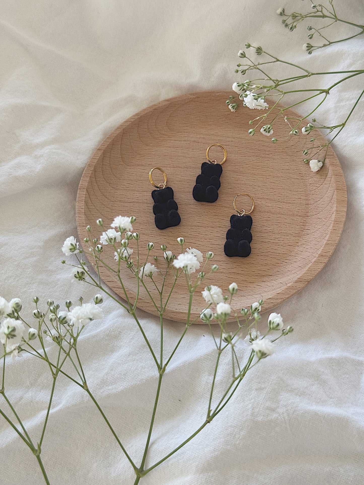 #134 Maskemarkør - Svart gummibjørn velour